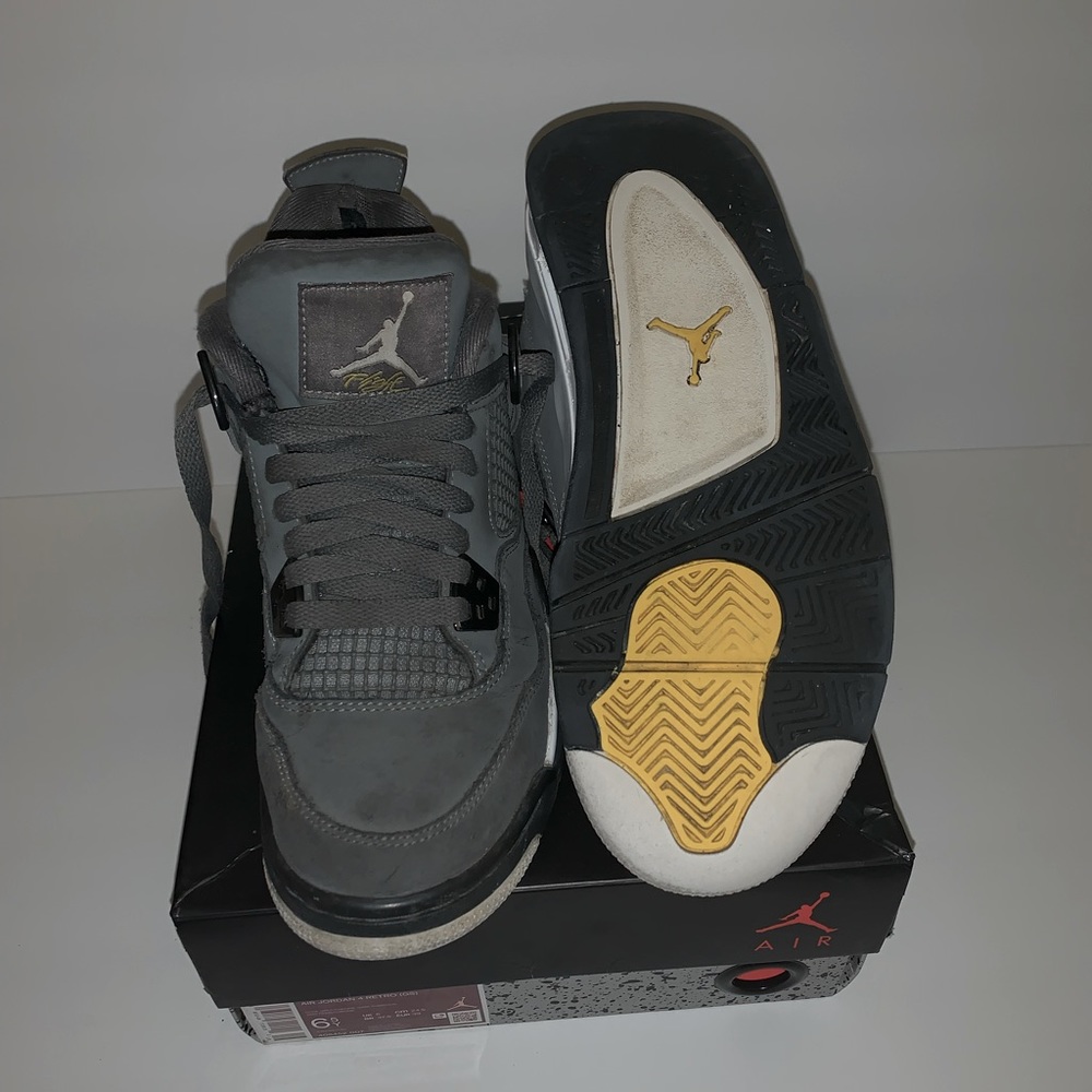 Air Jordan Retro Cool Grey 4’s